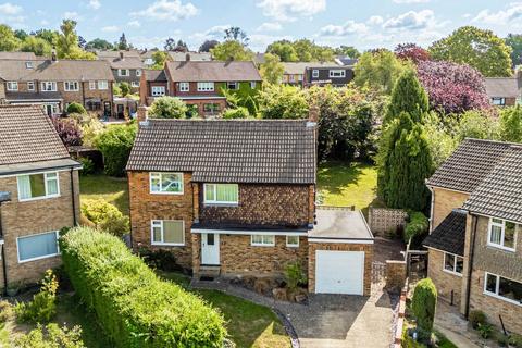 Meautys, Hertfordshire AL3 3 bed detached house for sale