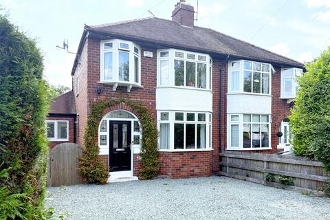 Oakfield Road, Copthorne, Shrewsbury... 3 bed semi
