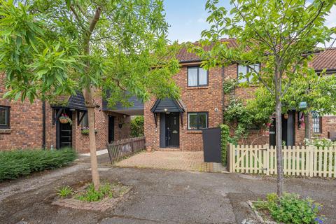 Kerfield Place, London, SE5 8SX 2 bed terraced house for sale