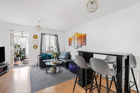 Kerfield Place, London, SE5 8SX 2 bed terraced house for sale