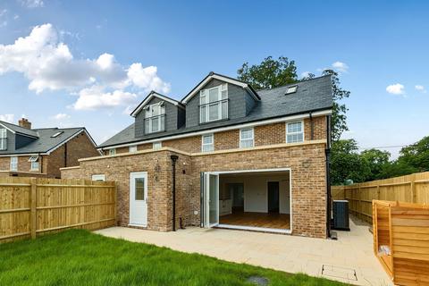 4 bedroom semi-detached house for sale