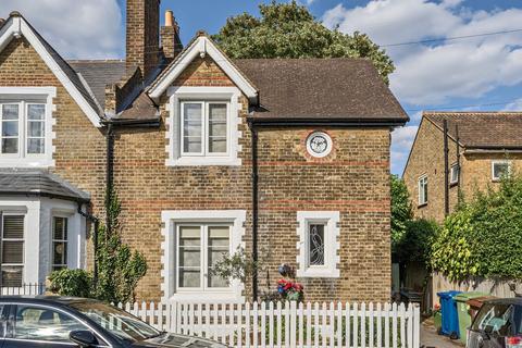 Gilkes Crescent, Dulwich Village... 2 bed semi