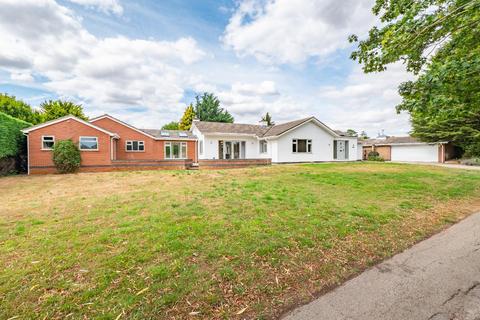 Bush Heath Lane, Harbury 3 bed detached bungalow for sale