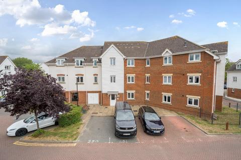 Ingram Close, Larkfield, Aylesford 2 bed apartment for sale