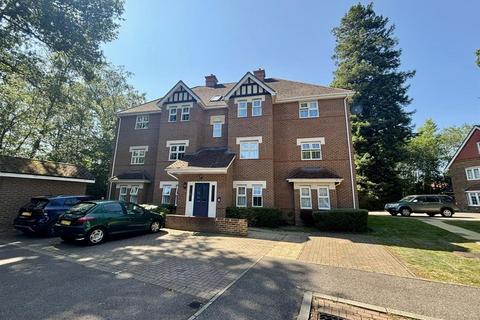 Kintbury Close, Fleet GU51 2 bed apartment for sale
