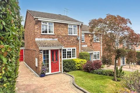 Ennerdale Grove, Farnham, Surrey, GU9 3 bed semi