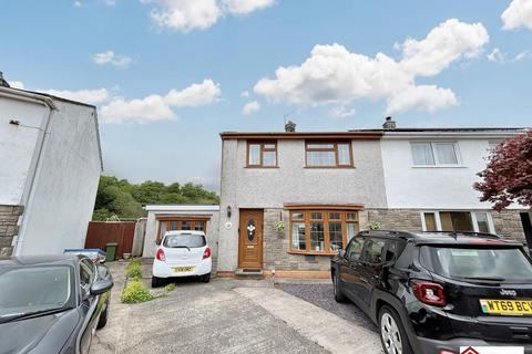 Heol Dewi, Brynna, Pontyclun, Rhondda... 4 bed semi