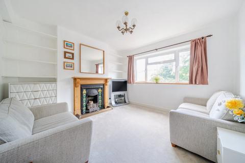 Goldhawk Road, Shepherds Bush... 2 bed flat for sale