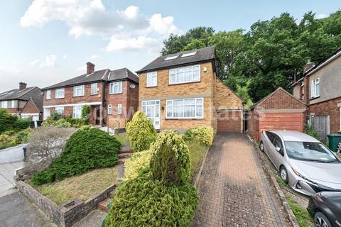 The Reddings, Mill Hill, London, NW7 4 bed detached house for sale