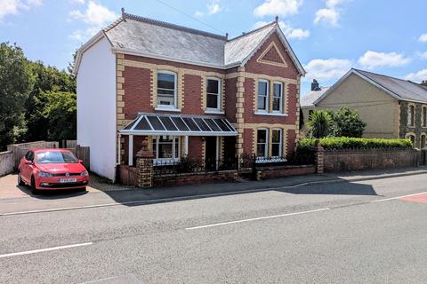 Penybanc Road, Ammanford, SA18 5 bed detached house for sale