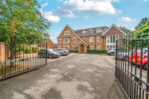 Camphill Road, West Byfleet, KT14 2 bed apartment for sale