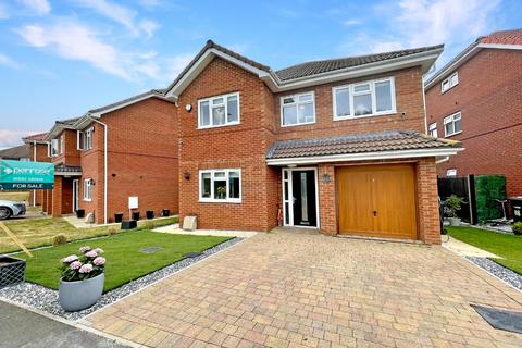 Felstead Way, Luton, Bedfordshire... 5 bed detached house for sale