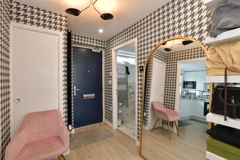 Mayflower House, Brentwood CM13 2 bed flat for sale