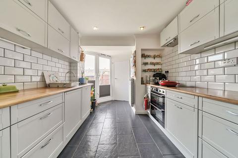 Paddock Road, Basingstoke 3 bed terraced house for sale