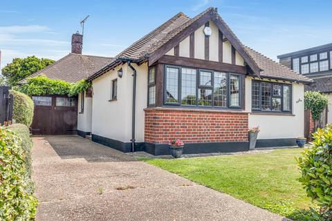 Samuels Drive, Thorpe Bay SS1 3 bed detached bungalow for sale