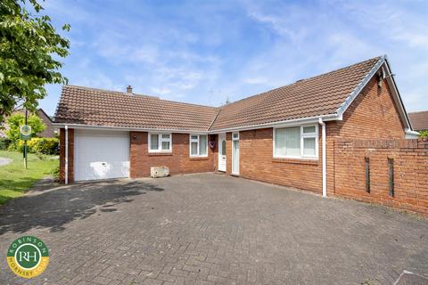 Croft Drive, Tickhill, Doncaster 3 bed detached bungalow for sale