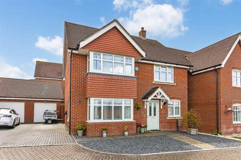 Lowton Gardens, Clanfield 4 bed detached house for sale