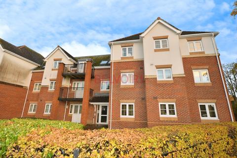 Hiltingbury Road, Eastleigh SO53 2 bed flat for sale