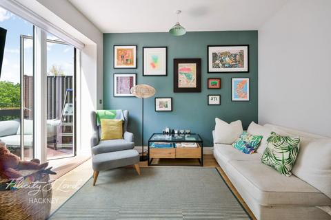 Loddiges Road, London E9 2 bed flat for sale