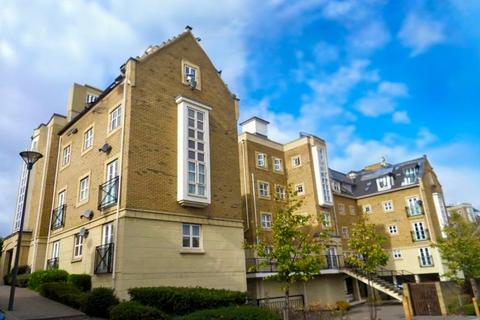 Sandpiper Close, Greenhithe, DA9 2 bed flat for sale
