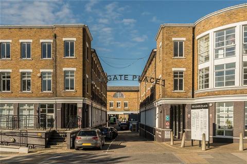 Hillgate Place, London SW12 1 bed flat for sale