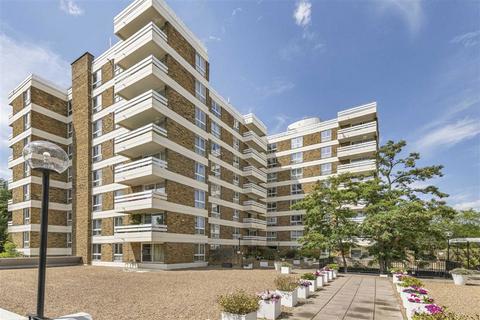 Warwick Drive, London SW15 2 bed flat for sale