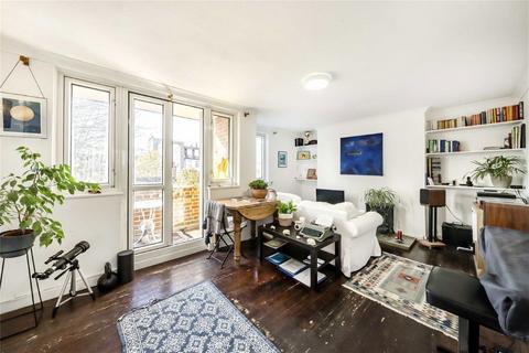 Grove Road, London SW13 2 bed flat for sale