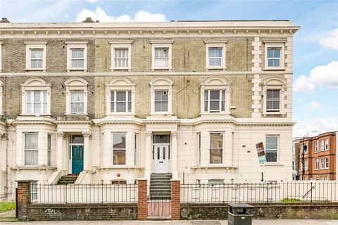 Uxbridge Road, London W12 2 bed flat for sale