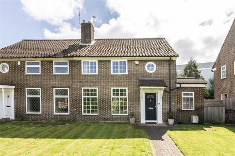 Moyne Place, London NW10 3 bed house for sale