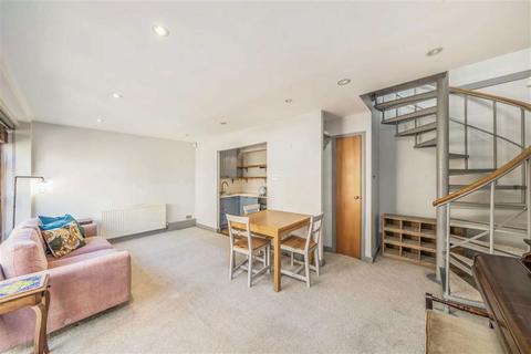 Garfield Mews, London SW11 1 bed house for sale
