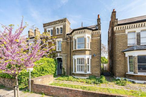 Sibella Road, London SW4 3 bed flat for sale