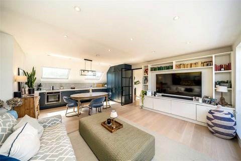 Chesterton Road, London W10 2 bed flat for sale