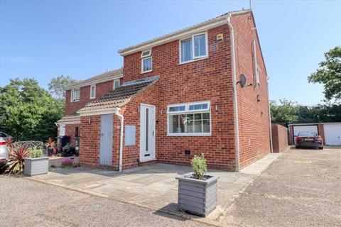 Clacton On Sea, Clacton on Sea CO16 3 bed terraced house for sale