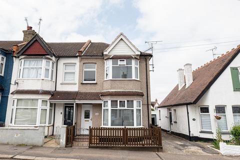 St Georges Park Avenue... 3 bed terraced house for sale