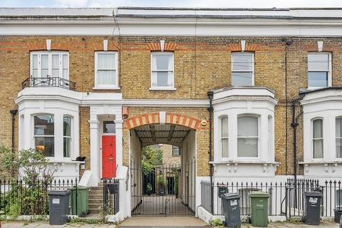 Wincott Street, Kennington, London, SE11 2 bed flat for sale
