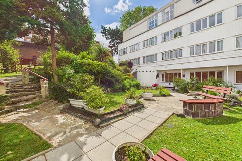 HIGHFIELD ROAD, GOLDERS GREEN, NW11 2 bed flat for sale