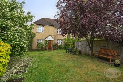 Rydes Hill Road, Guildford, Surrey, GU2 3 bed semi