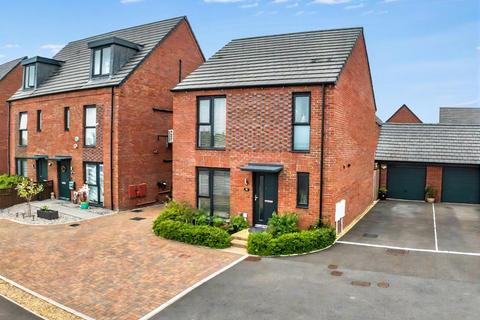 CONTEMPORARY 3 Bedroom (Ensuite) Home... 3 bed detached house for sale