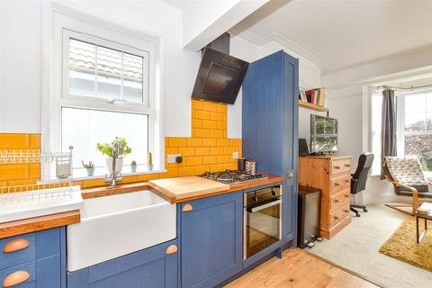Windsor Road, Worthing, West Sussex 1 bed flat for sale