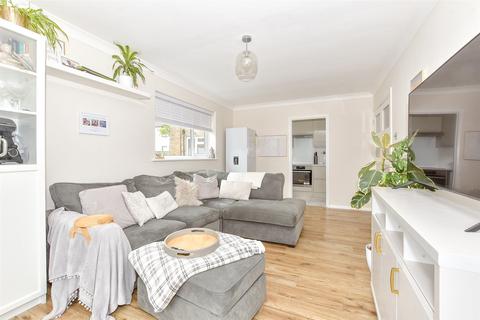 Essex Court, Worthing BN11 1 bed ground floor flat for sale