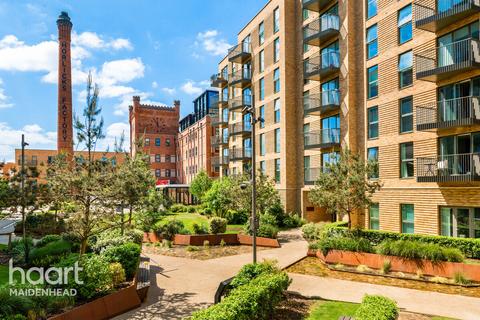 Memorial Avenue, Slough 2 bed apartment for sale