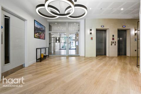 Memorial Avenue, Slough 2 bed apartment for sale
