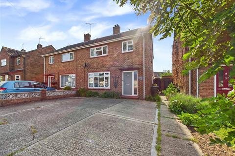 Mersea Road, Colchester, Essex, CO2 3 bed semi