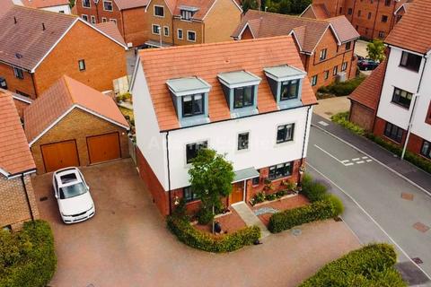 Quiller Avenue, Reading 4 bed detached house for sale