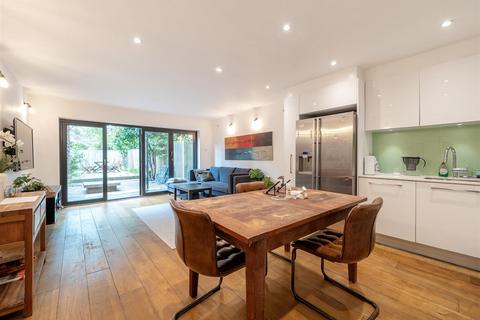 Willesden Lane, London NW2 2 bed apartment for sale