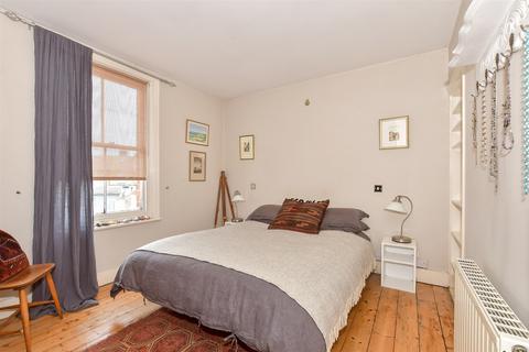 Sydenham Street, Whitstable, Kent 2 bed end of terrace house for sale