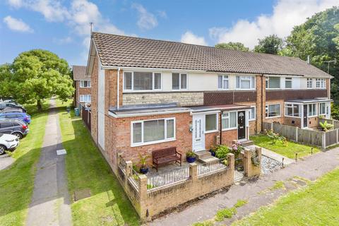 Eastfields, Folkestone CT19 2 bed end of terrace house for sale