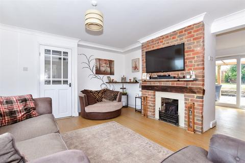 Mount Avenue, Maidstone ME18 3 bed semi