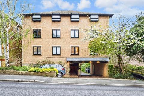 Bakers Court, Brentwood CM14 2 bed apartment for sale