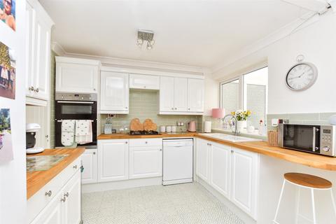 Browns Lane, Uckfield, East Sussex 3 bed semi